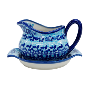 Sauce boat with a tray (A37 D78)