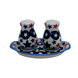 Salt and pepper shakers (A12 D47)
