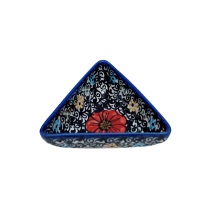 Small triangle bowl  (A450 D66)
