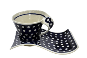 Cup with a tray (A41 D22)   
