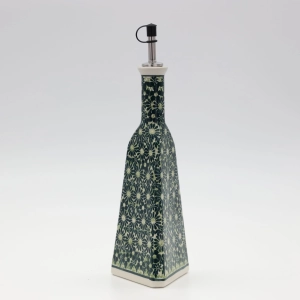 Olive oil bottle (A539 D49)      