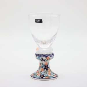 Wine glass with bubbles (A22 D83)      