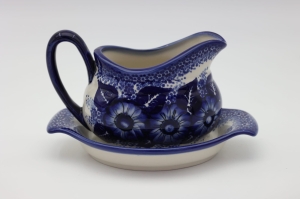 Sauce boat with a tray (A37 D108)   
