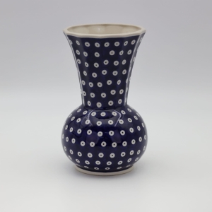 Angular vase (A106 D22)