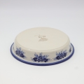 Okrągłe ceramiczne naczynie do zapiekania z Bolesławca, ręcznie zdobiona ceramika bolesławiecka, polskie rękodzieło artystyczne do piekarnika, mikrofalówki i zmywarki.