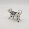 This ceramic cow-shaped creamer with a 100 ml capacity is an absolute classic of Bolesławiec craftsmanship, combined with a joyful design that will liven up any table and make your coffee ritual even more pleasant.