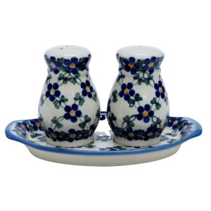 Salt and pepper shakers (A12 D6)