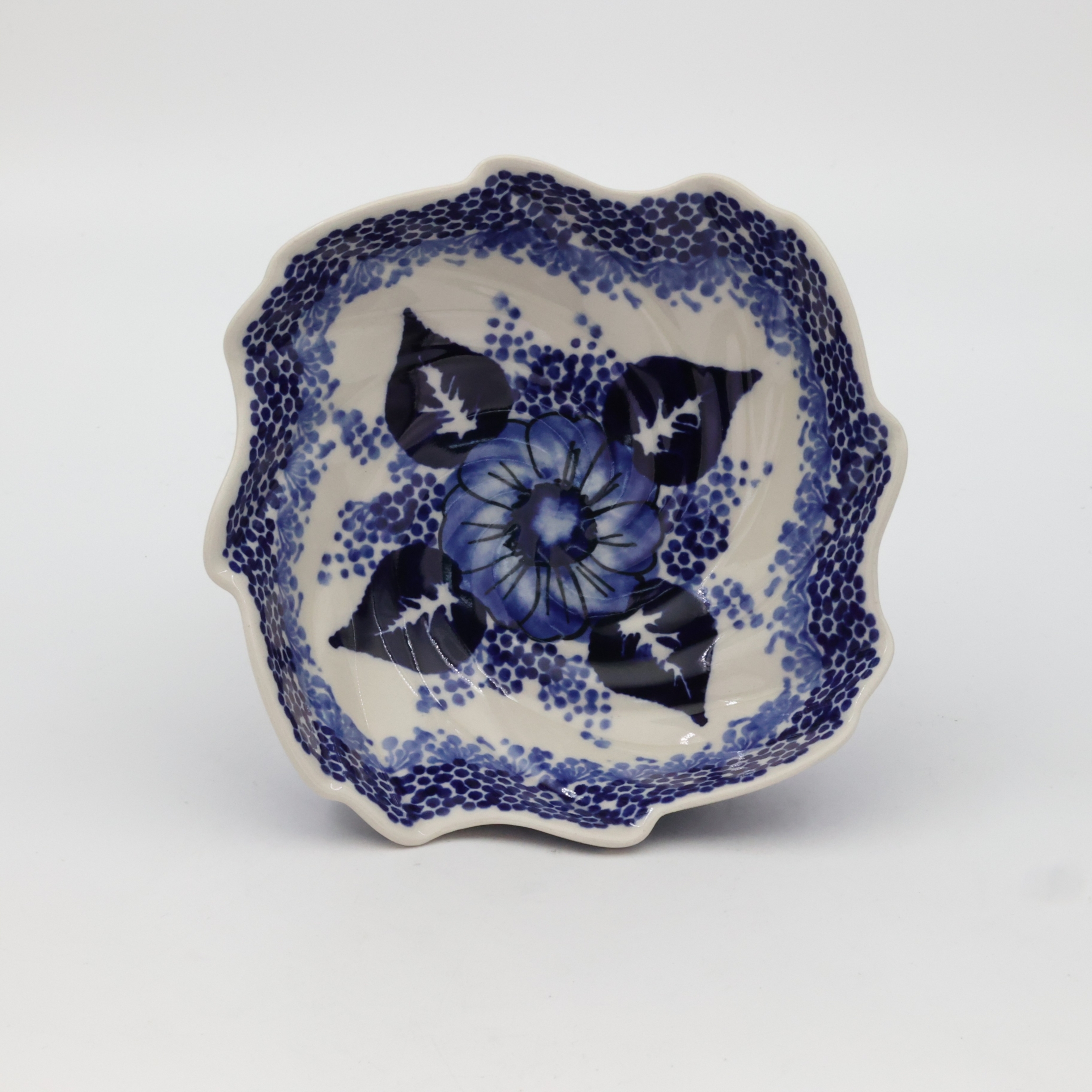 Small curly bowl