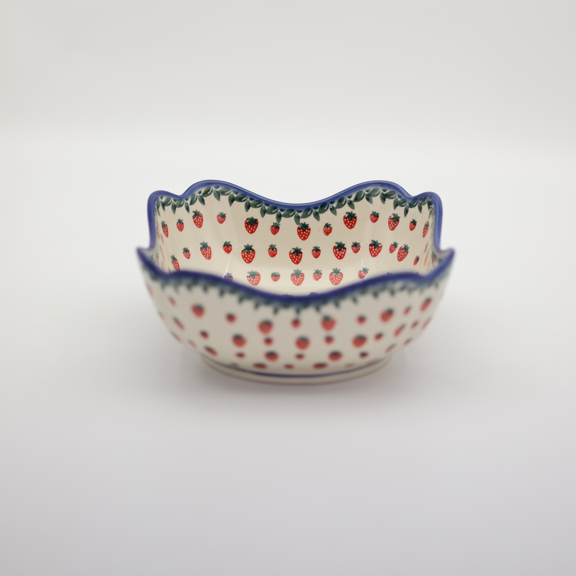 Small TULIPAN ceramic bowl – hand-decorated Polish pottery with a traditional floral pattern. Perfect for desserts, snacks, or side dishes. Authentic Bolesławiec ceramic, durable and decorative.