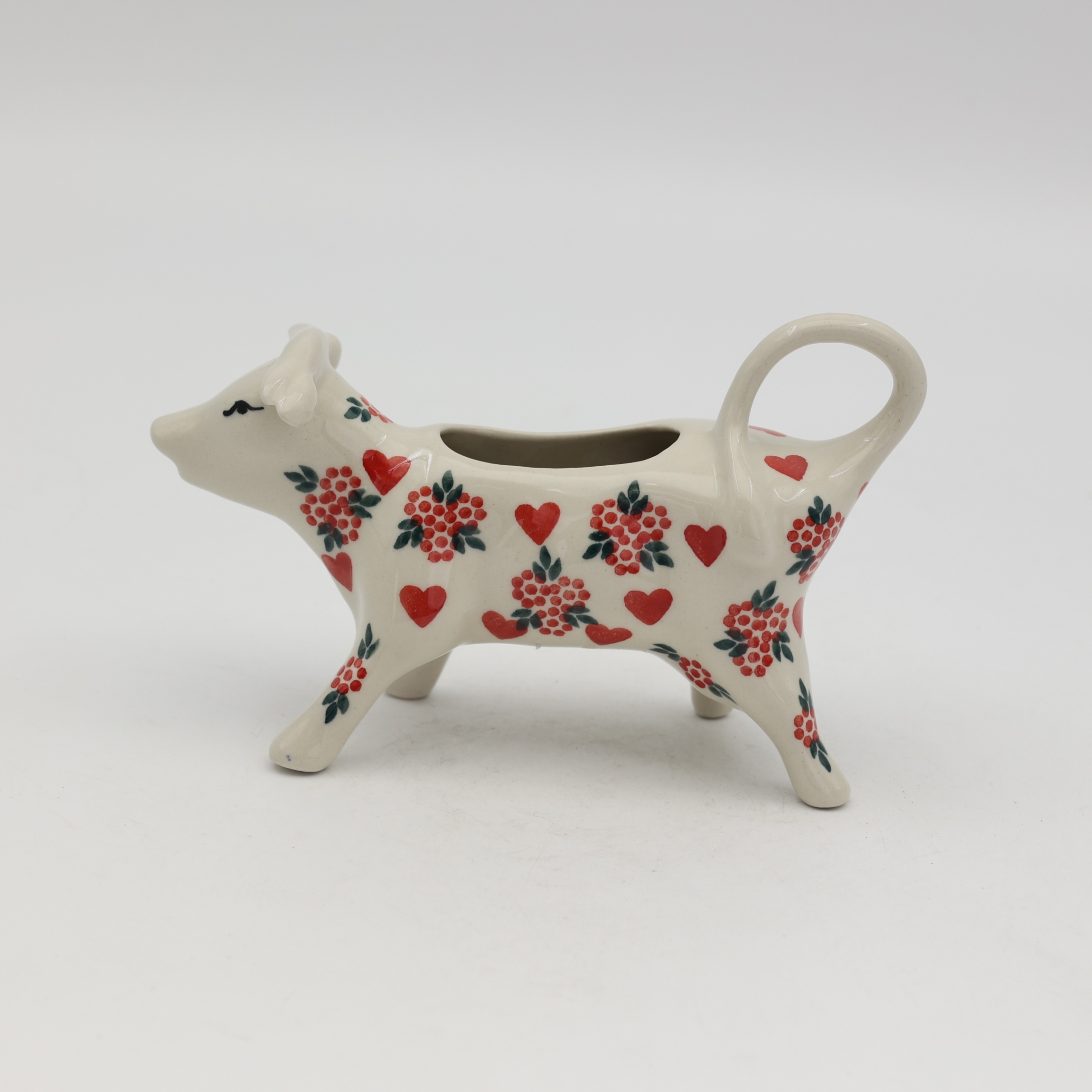 The 100 ml capacity is perfectly measured for serving cream or milk for several people, while the precisely shaped cow's mouth allows for easy pouring without spilling a drop on the tablecloth.